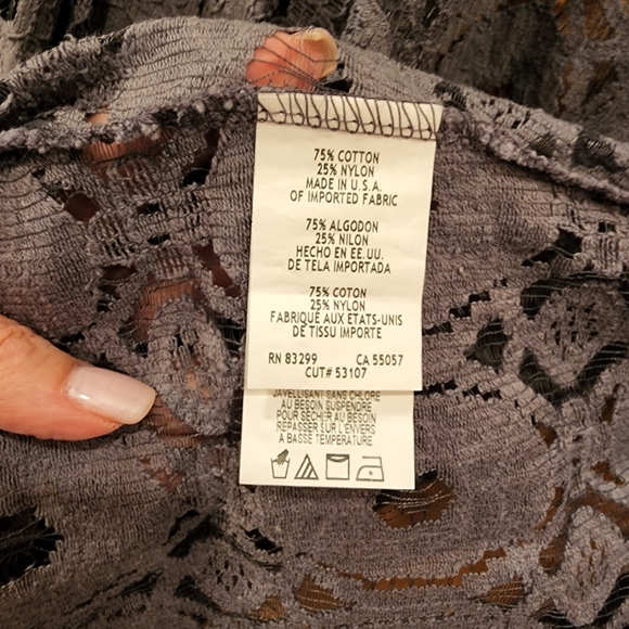 Elegant Lace Jacket/Shrug - Picture 5 of 5